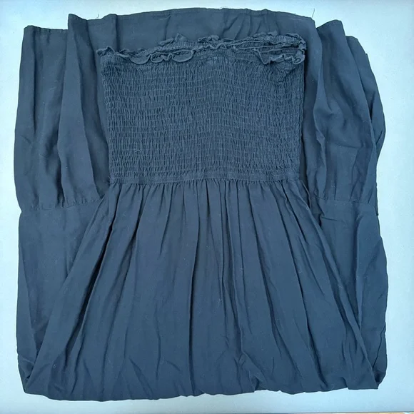 Zesica Black Strapless Smocked Maxi Dress - Size Large - Picture 3 of 3